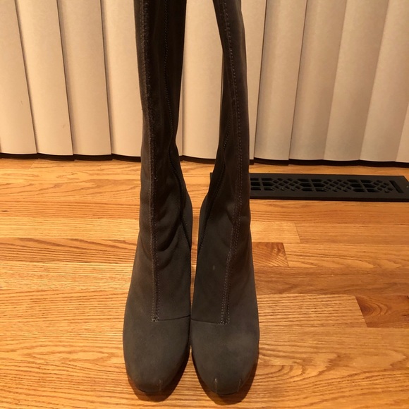 Type Z Grey suede knee high boot - Picture 3 of 4